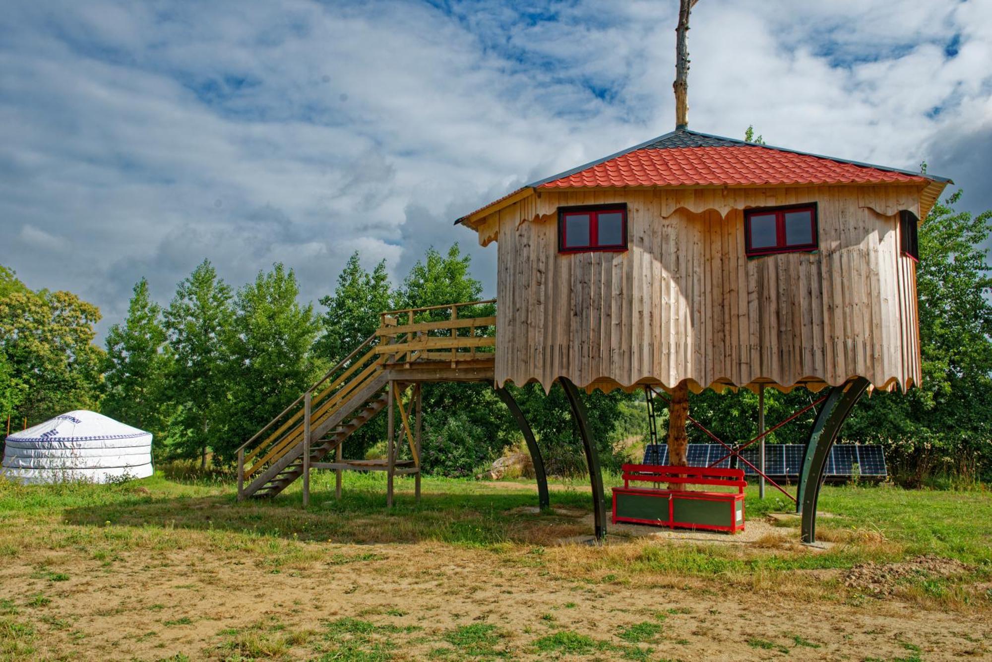 Yourte Roulotte Et Gite De La Laita Клоар-Карноэ Экстерьер фото