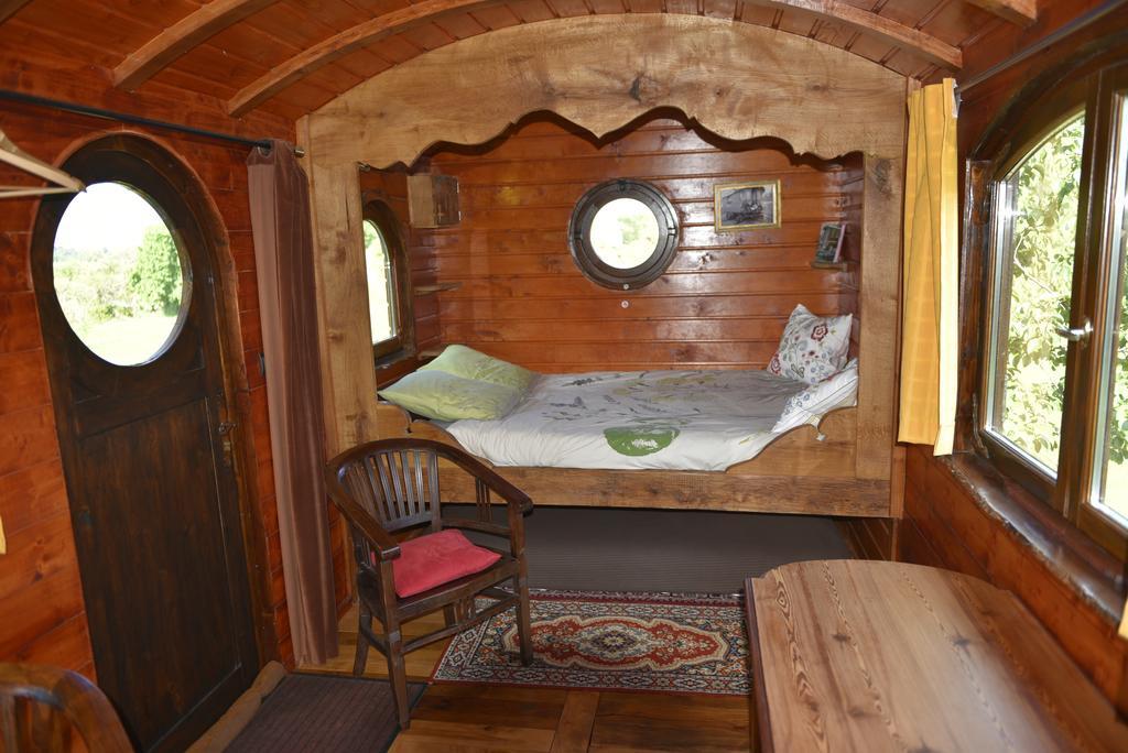 Yourte Roulotte Et Gite De La Laita Клоар-Карноэ Экстерьер фото